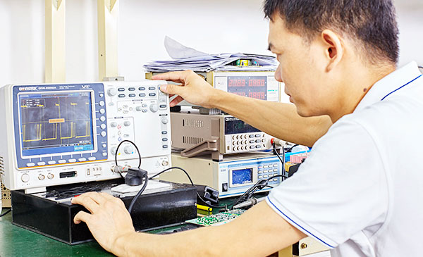 實力雄厚，專業指導服務