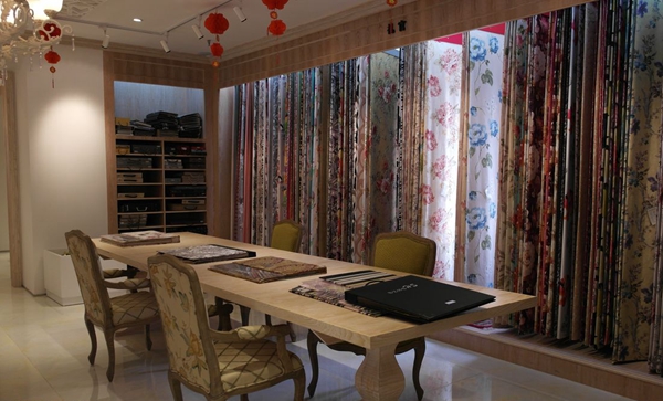 窗簾門店